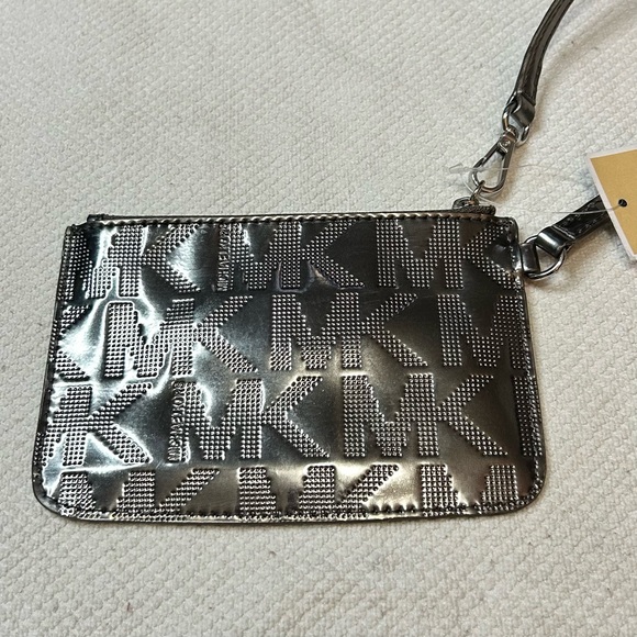 MICHAEL Michael Kors Signature Mirror Metallic Wristlet in Nickel - Picture 4 of 7